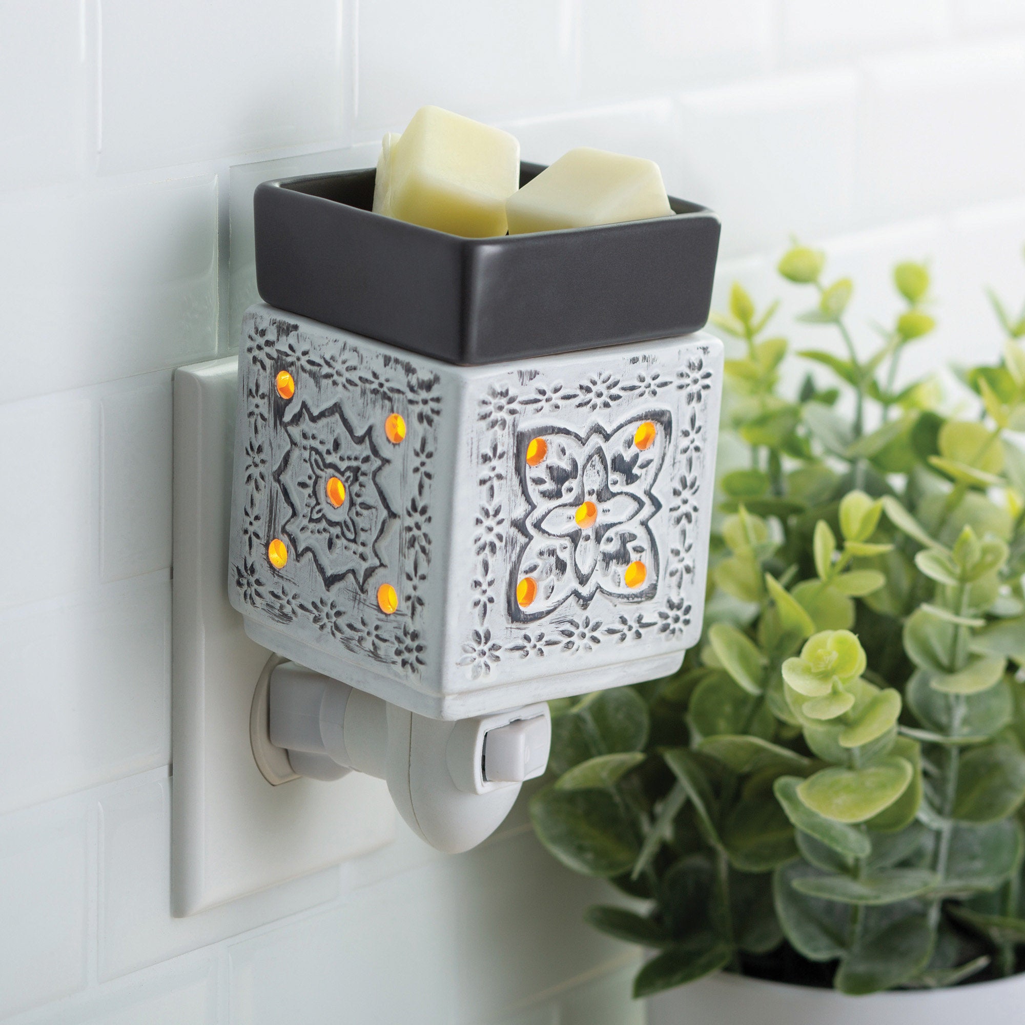 FRAGRANCE WARMER - MODERN COTTAGE PLUGGABLE - Wick'ed Fragrance House